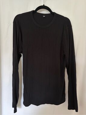 Uniqlo Black Long Sleeve Crewneck Tee